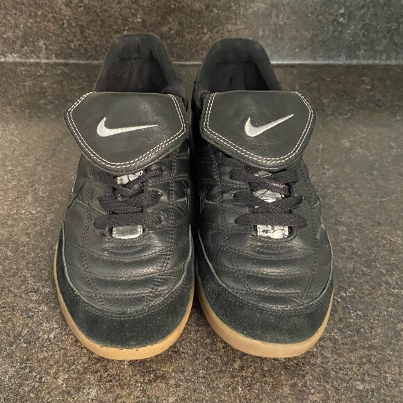 Nike Tiempo 2002 Indoor Soccer Shoes - Size 5 - Picture 3 of 10